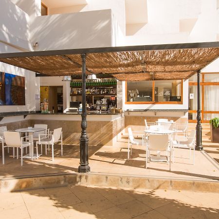 Hotel Tres Torres Санта-Эулалия-дель-Рио Экстерьер фото