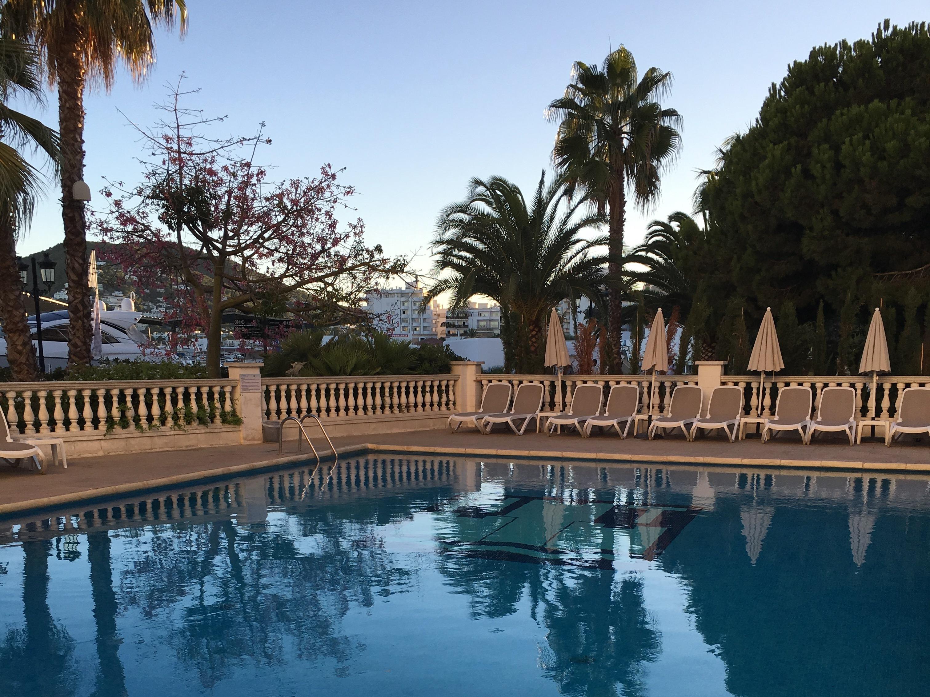Hotel Tres Torres Санта-Эулалия-дель-Рио Экстерьер фото