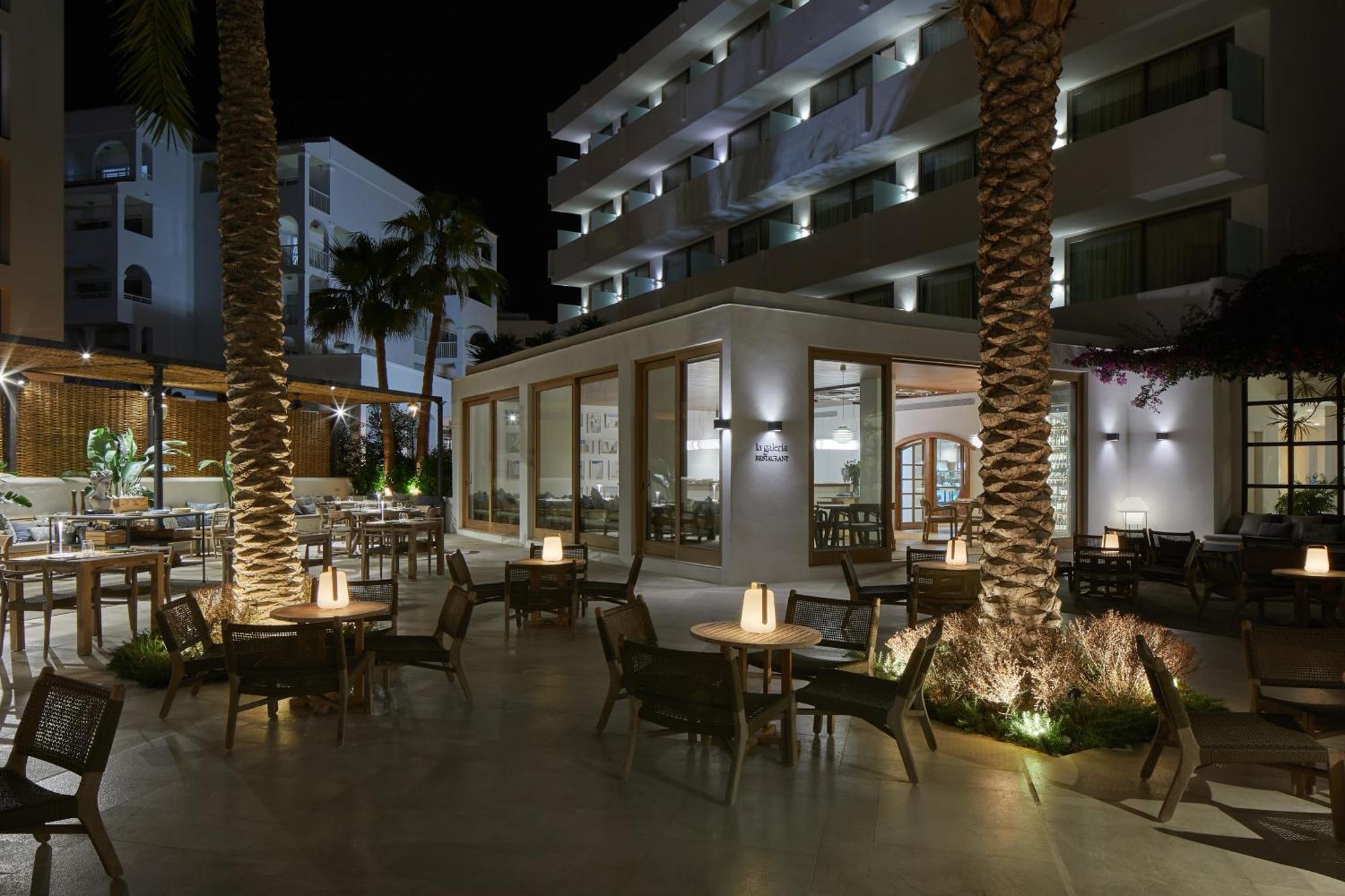 Hotel Tres Torres Санта-Эулалия-дель-Рио Экстерьер фото