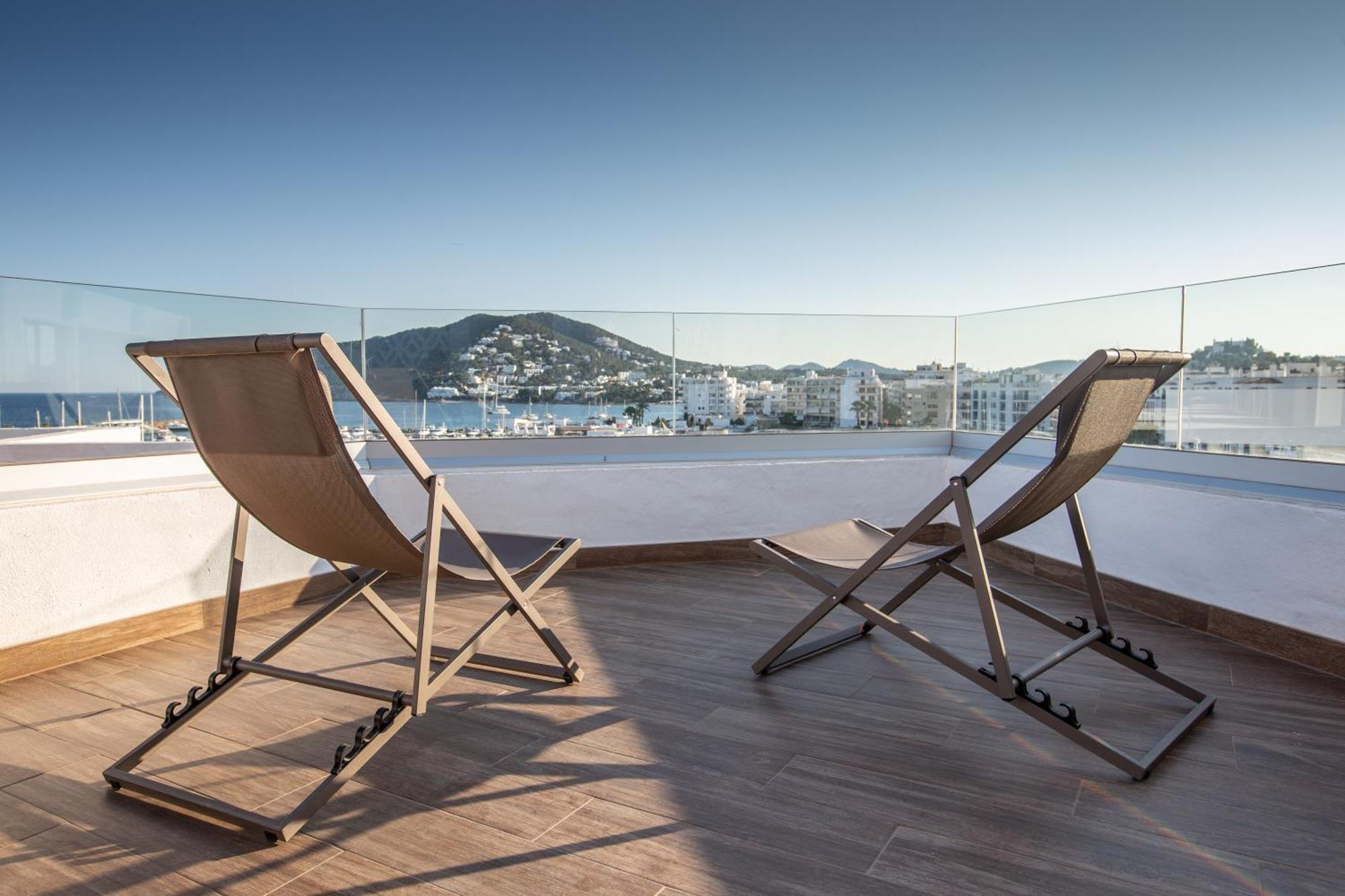 Hotel Tres Torres Санта-Эулалия-дель-Рио Экстерьер фото