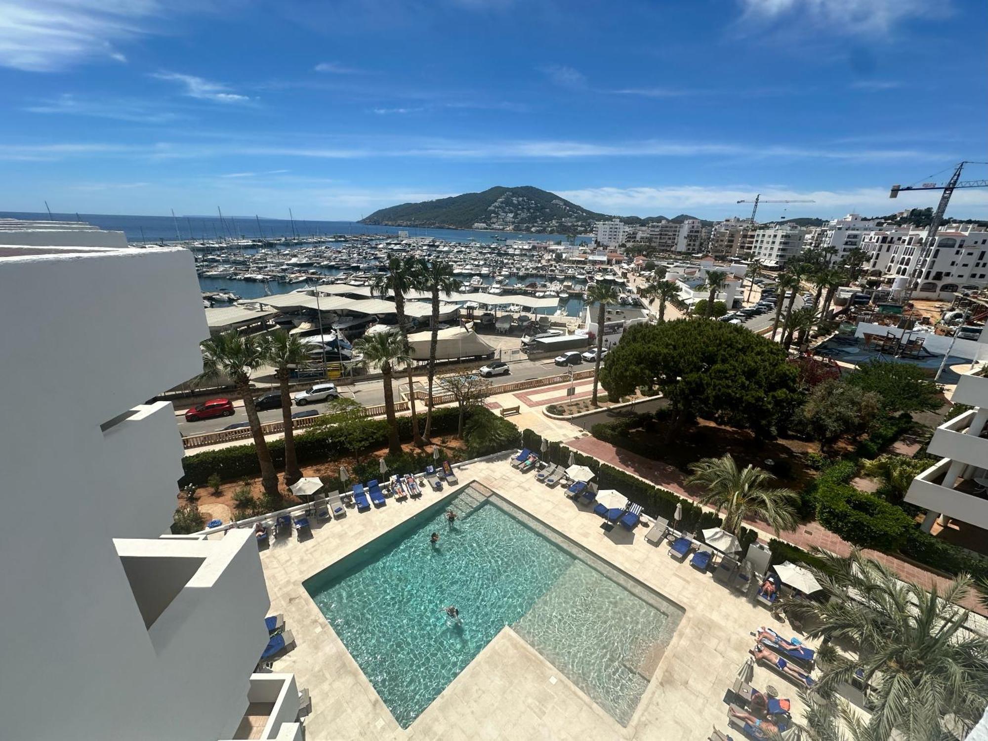 Hotel Tres Torres Санта-Эулалия-дель-Рио Экстерьер фото