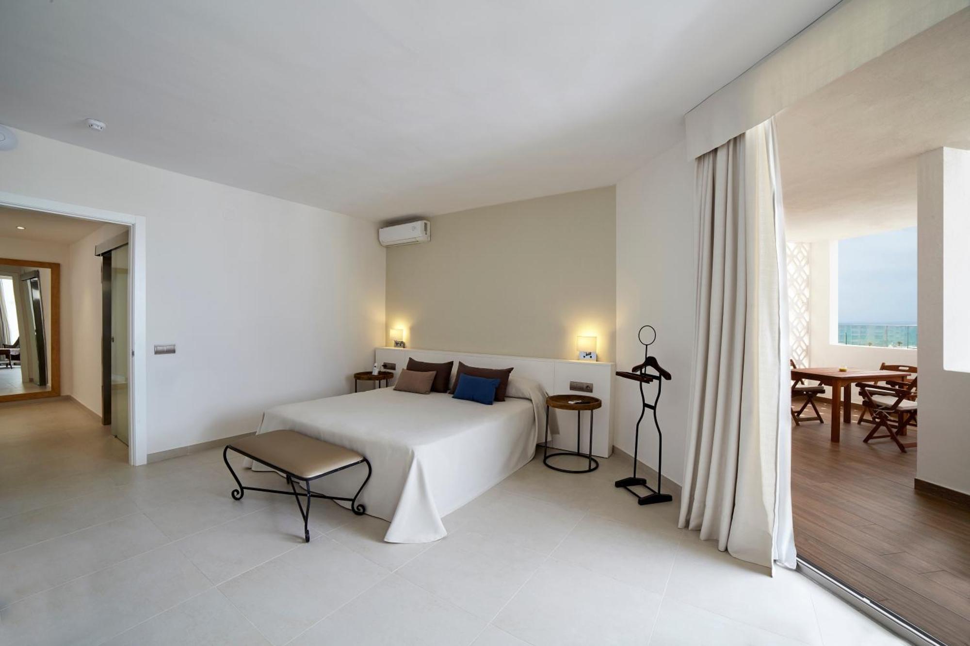 Hotel Tres Torres Санта-Эулалия-дель-Рио Номер фото